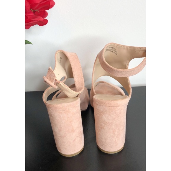 🚨SOLD 🚨 Blush pink chunky heel heels - Picture 5 of 6
